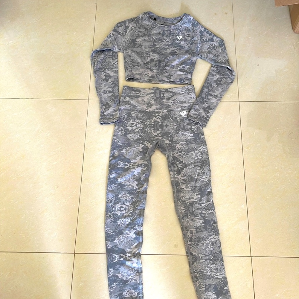 Women’s Best Matching Crop Top & Leggings